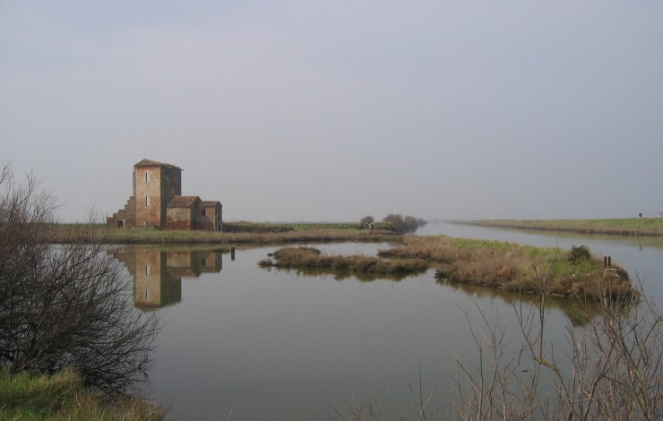 Biking tour inside the Po Delta Natural Park